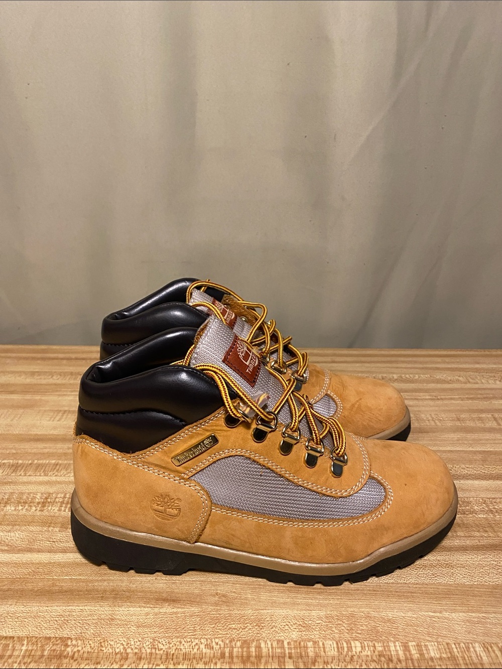 Timberland 6” Field Boots Wheat Nubuck 15945 size 5.5